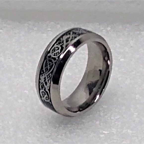 Celtic Dragon Silver Knot On Black Resin Inlay Ring Size 8.25 Width 8mm Unisex - Picture 1 of 6